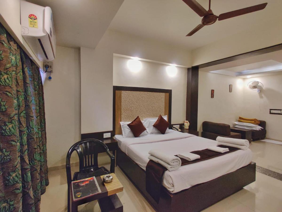 Hotel Ashwin Igatpuri, Pure Veg & Jain Food Екстер'єр фото