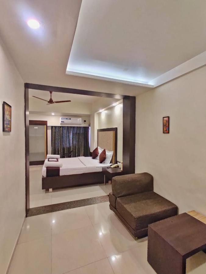 Hotel Ashwin Igatpuri, Pure Veg & Jain Food Екстер'єр фото
