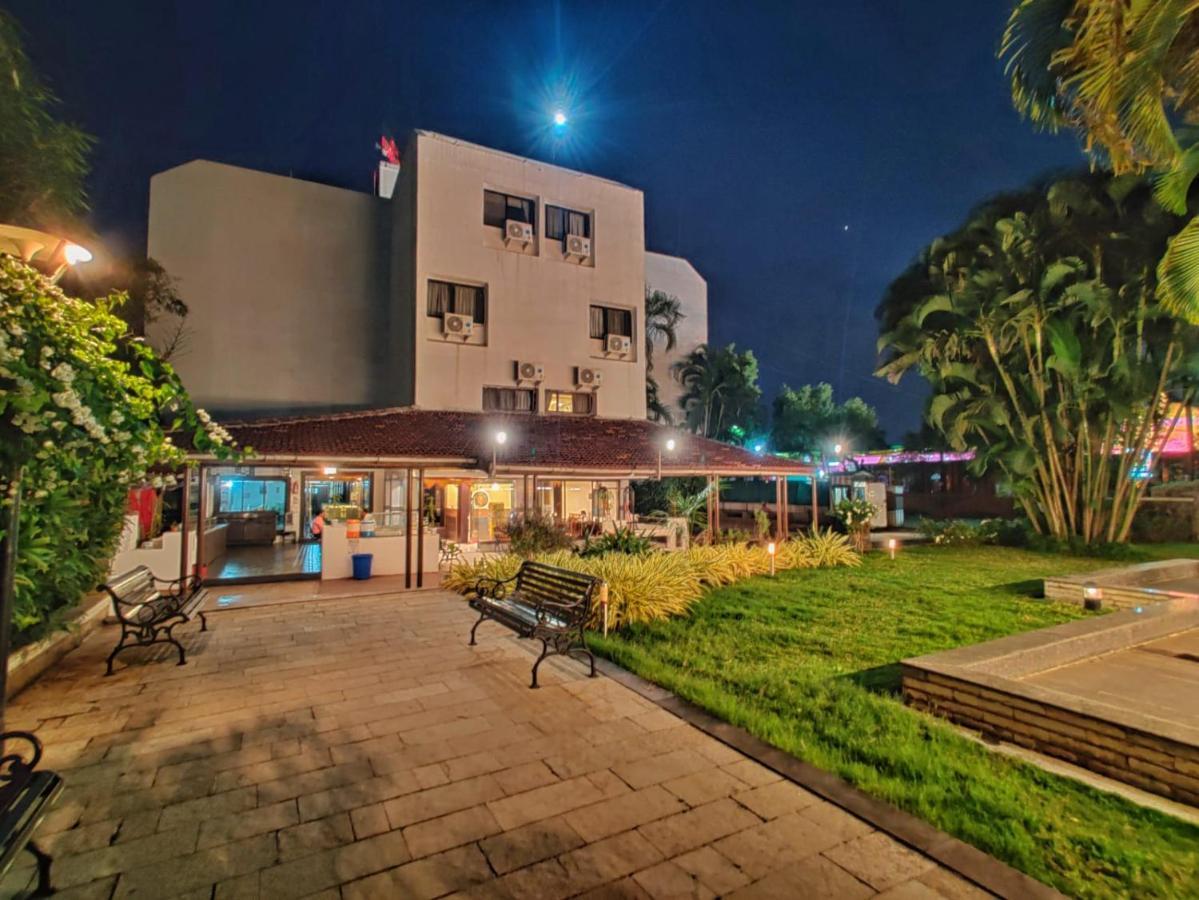 Hotel Ashwin Igatpuri, Pure Veg & Jain Food Екстер'єр фото