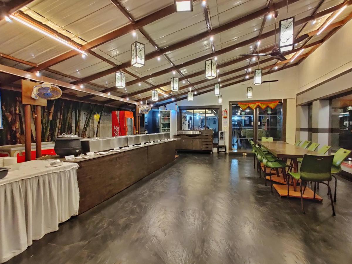 Hotel Ashwin Igatpuri, Pure Veg & Jain Food Екстер'єр фото