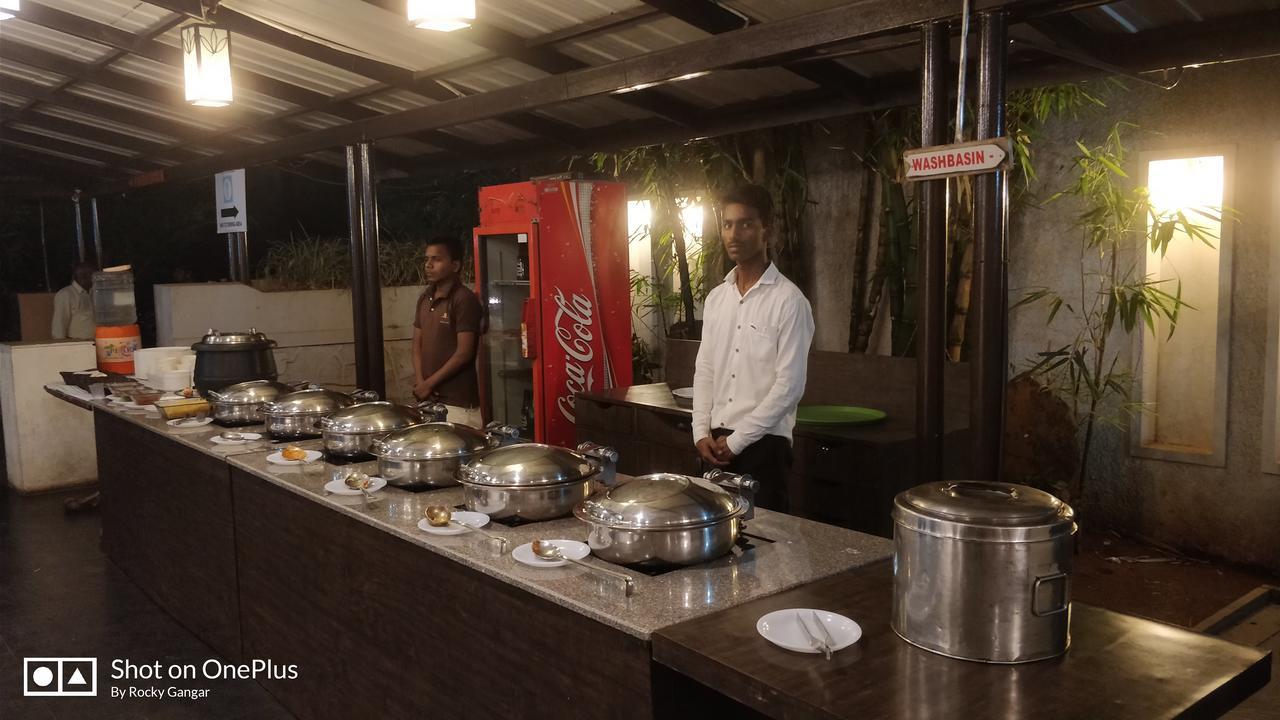 Hotel Ashwin Igatpuri, Pure Veg & Jain Food Екстер'єр фото