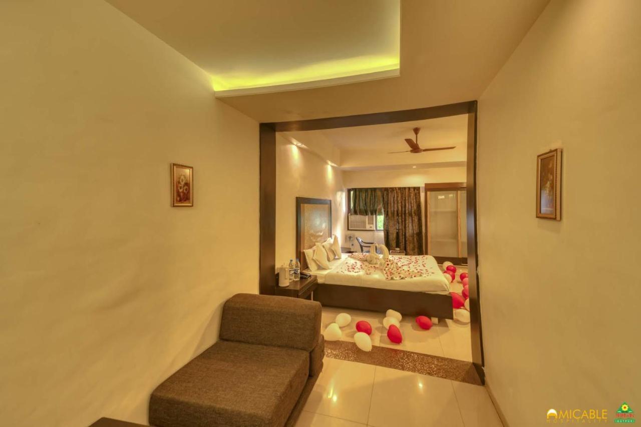 Hotel Ashwin Igatpuri, Pure Veg & Jain Food Екстер'єр фото
