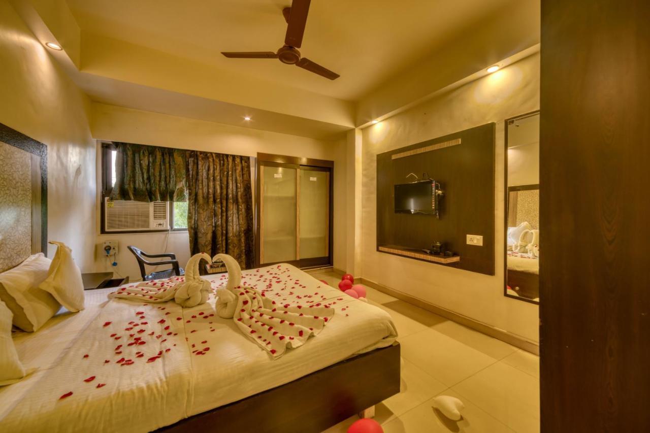 Hotel Ashwin Igatpuri, Pure Veg & Jain Food Екстер'єр фото