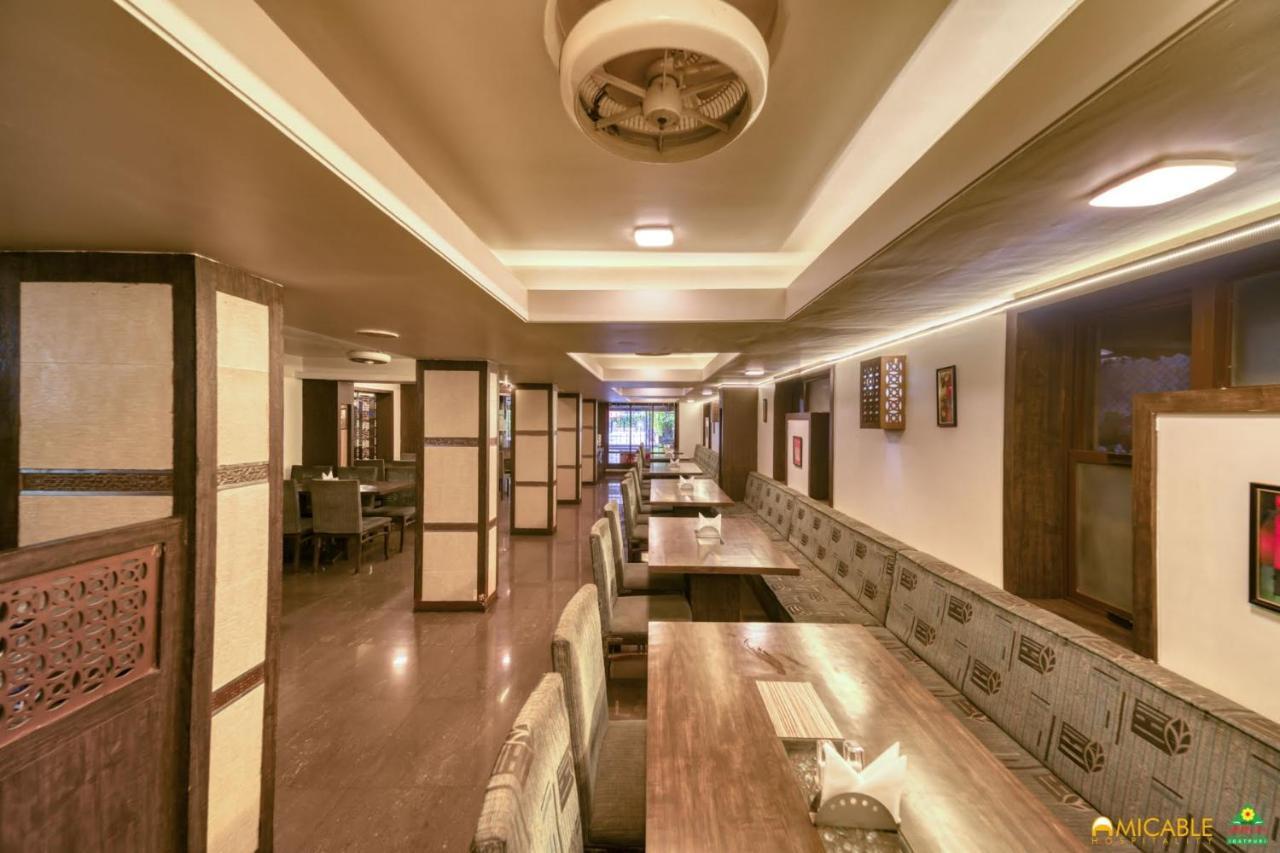 Hotel Ashwin Igatpuri, Pure Veg & Jain Food Екстер'єр фото
