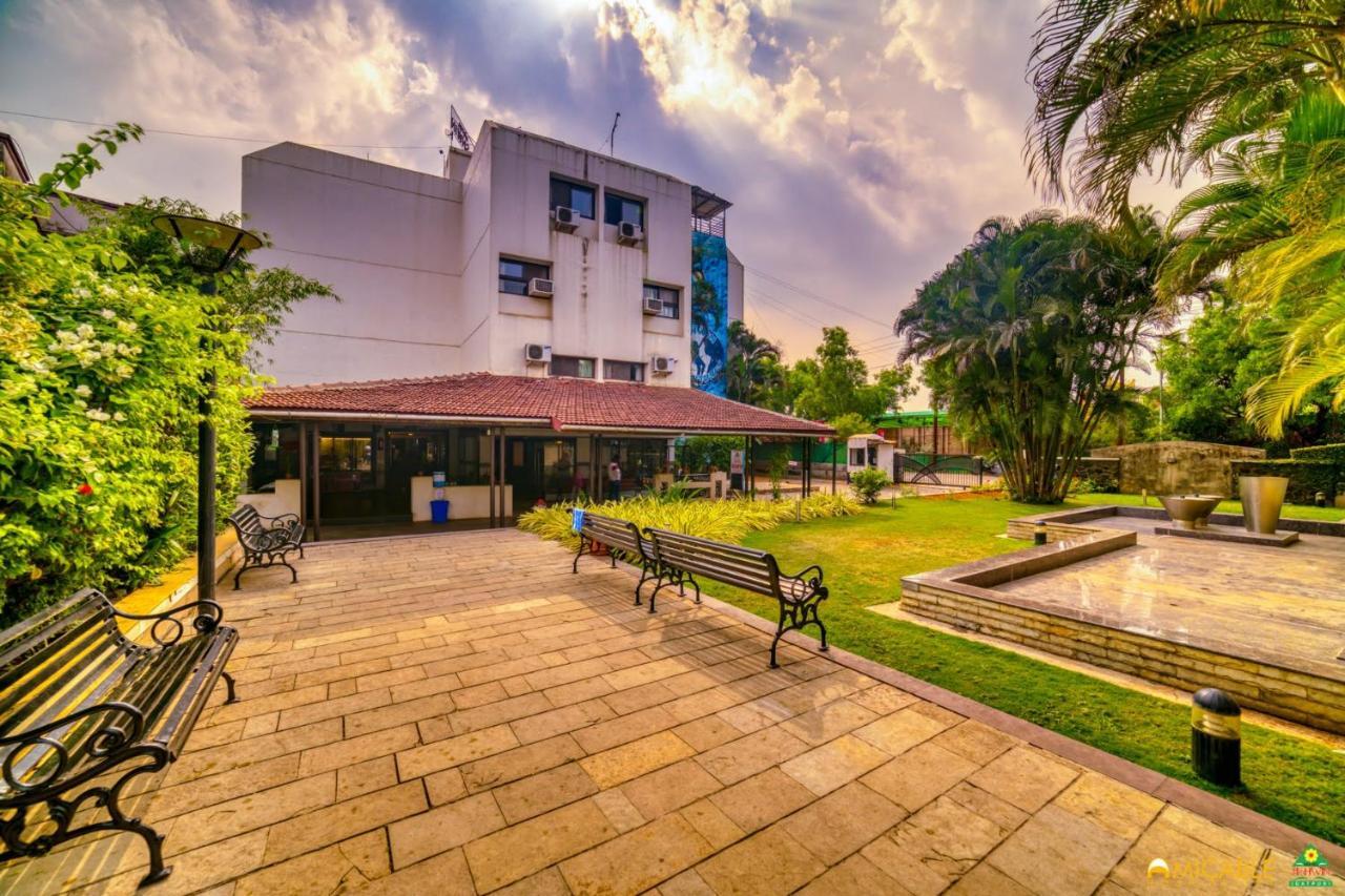 Hotel Ashwin Igatpuri, Pure Veg & Jain Food Екстер'єр фото