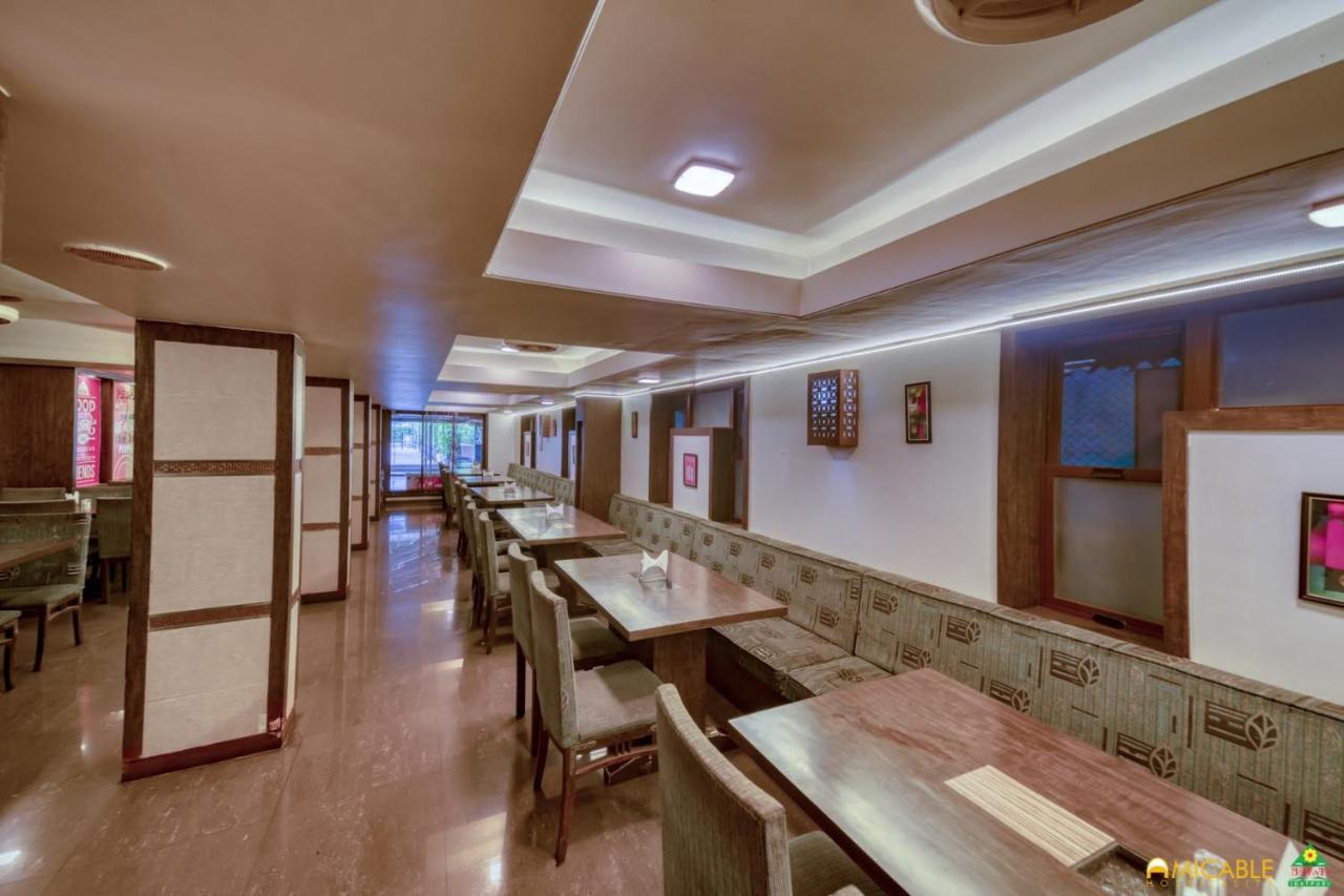 Hotel Ashwin Igatpuri, Pure Veg & Jain Food Екстер'єр фото