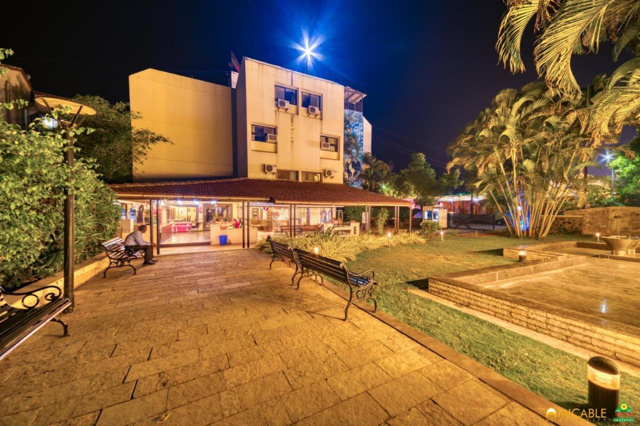 Hotel Ashwin Igatpuri, Pure Veg & Jain Food Екстер'єр фото