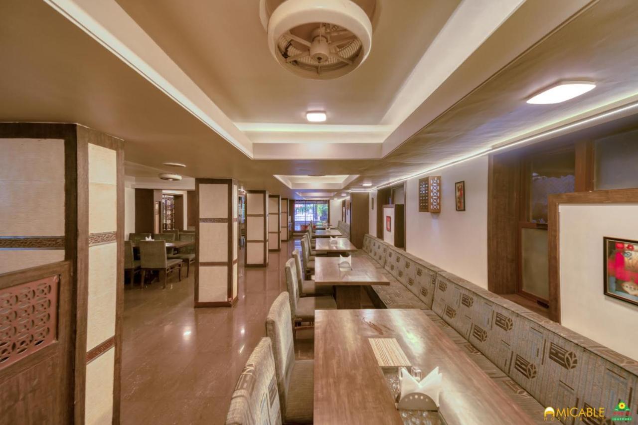 Hotel Ashwin Igatpuri, Pure Veg & Jain Food Екстер'єр фото