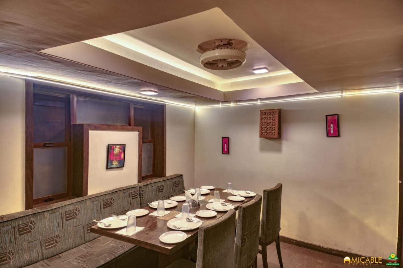Hotel Ashwin Igatpuri, Pure Veg & Jain Food Екстер'єр фото